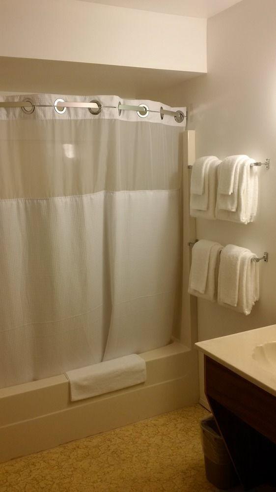 Kwa'Lilas Hotel Port Hardy Bagian luar foto